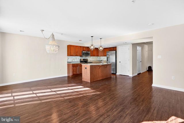 175 N OAKWOOD, Selinsgrove, PA 17870