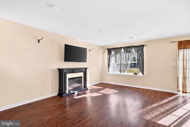 175 N OAKWOOD, Selinsgrove, PA 17870
