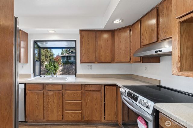 16424 126th Place SE, Renton, WA 98058