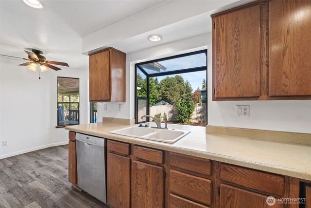 16424 126th Place SE, Renton, WA 98058