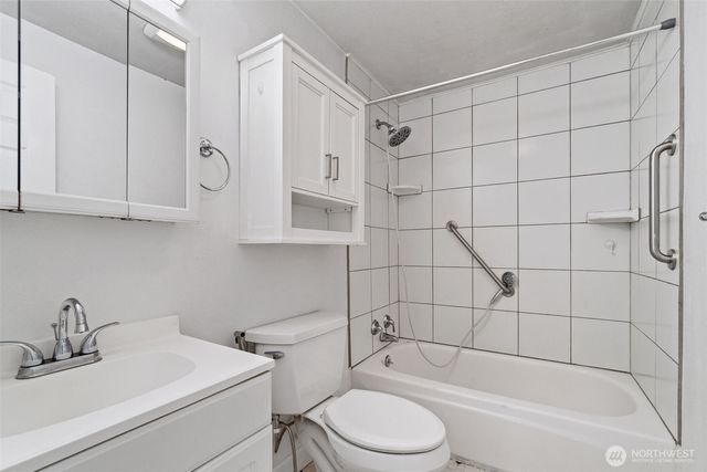 16424 126th Place SE, Renton, WA 98058