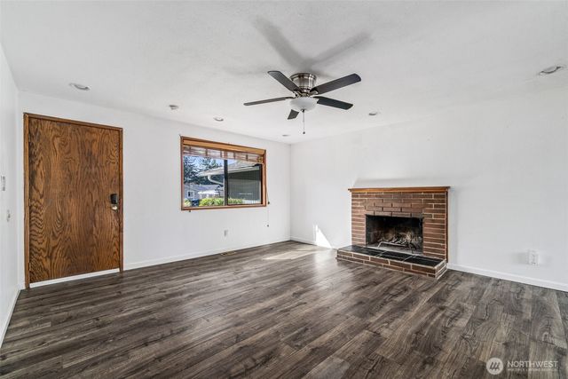 16424 126th Place SE, Renton, WA 98058