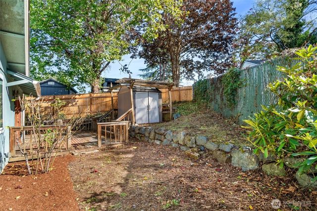 16424 126th Place SE, Renton, WA 98058