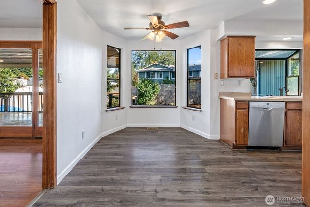 16424 126th Place SE, Renton, WA 98058