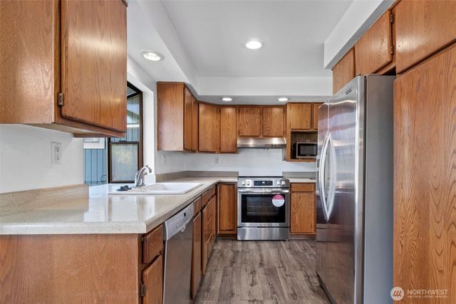 16424 126th Place SE, Renton, WA 98058