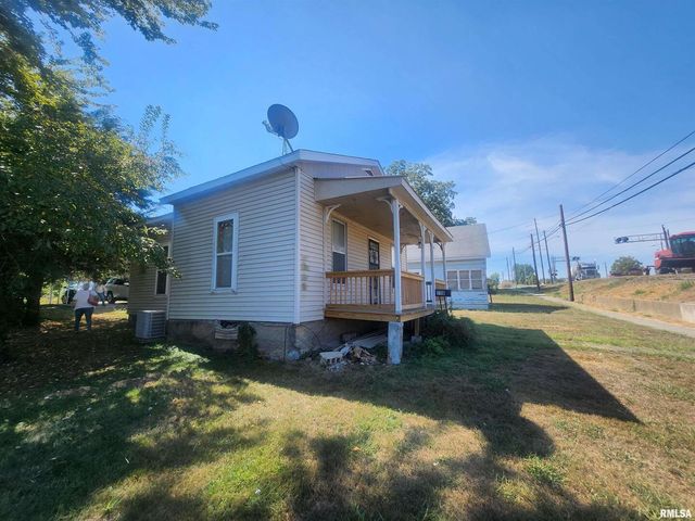 718 W WATER Street, Pinckneyville, IL 62274