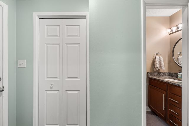 2604 69th Street, Urbandale, IA 50322