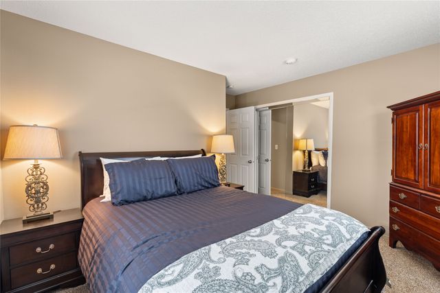 2604 69th Street, Urbandale, IA 50322