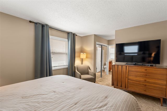 2604 69th Street, Urbandale, IA 50322