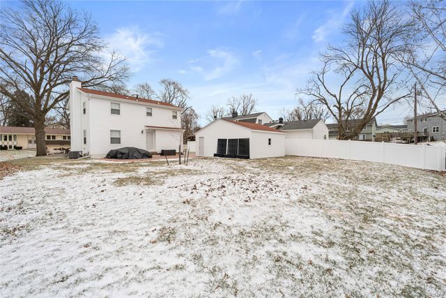 2604 69th Street, Urbandale, IA 50322