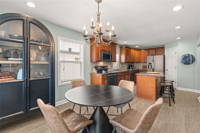 2604 69th Street, Urbandale, IA 50322