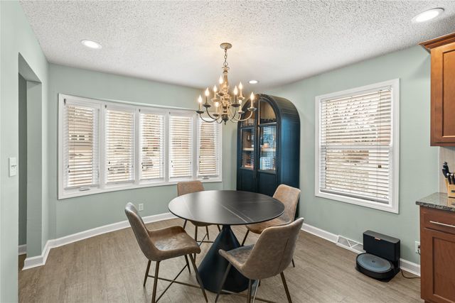 2604 69th Street, Urbandale, IA 50322