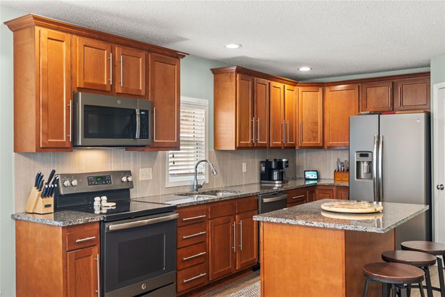 2604 69th Street, Urbandale, IA 50322