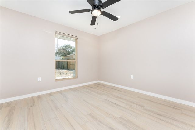 2018 Braeswood Dr, Corpus Christi, TX 78412