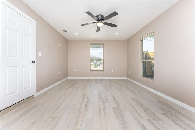 2018 Braeswood Dr, Corpus Christi, TX 78412