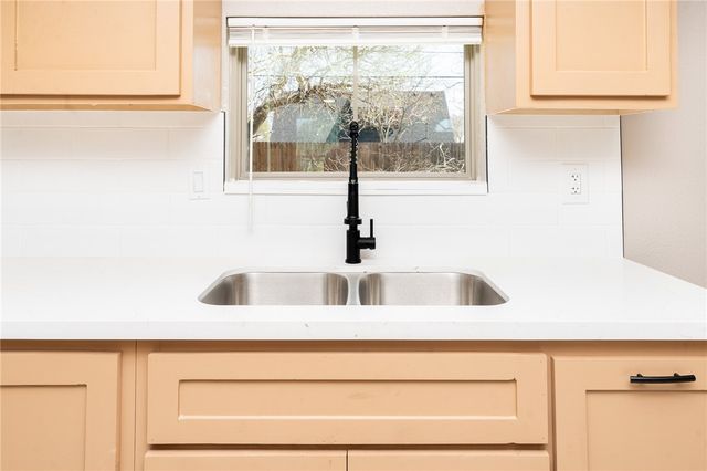 2018 Braeswood Dr, Corpus Christi, TX 78412