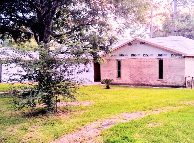 221 Tebo Street, Ames, TX 77575