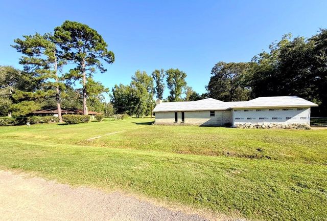 221 Tebo Street, Ames, TX 77575