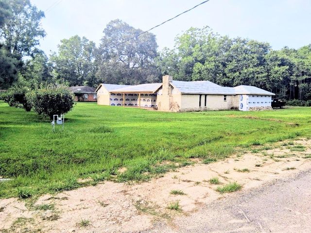 221 Tebo Street, Ames, TX 77575