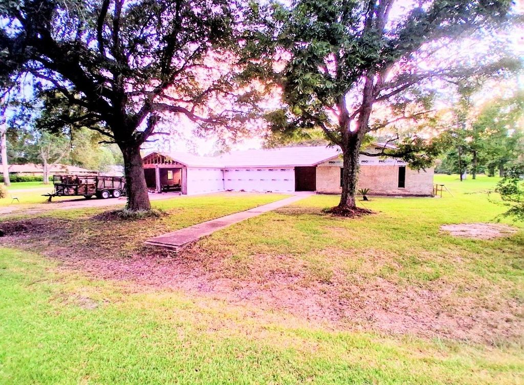 221 Tebo Street, Ames, TX 77575