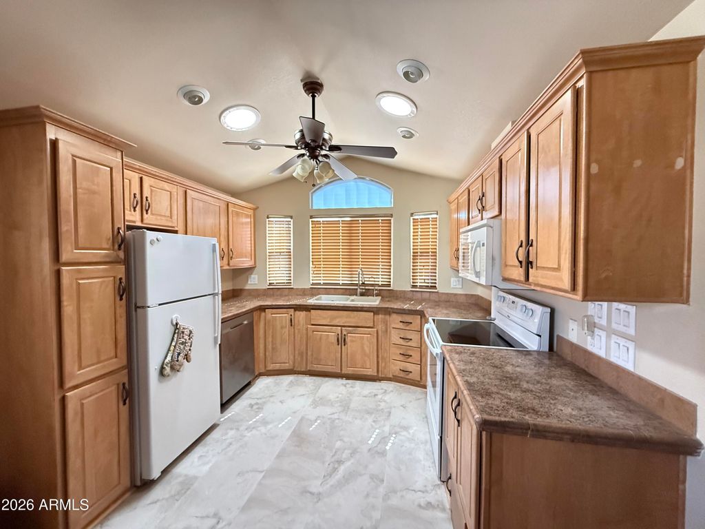 1410 S HAVASUPAI Drive 410, Apache Junction, AZ 85119 — photo 3