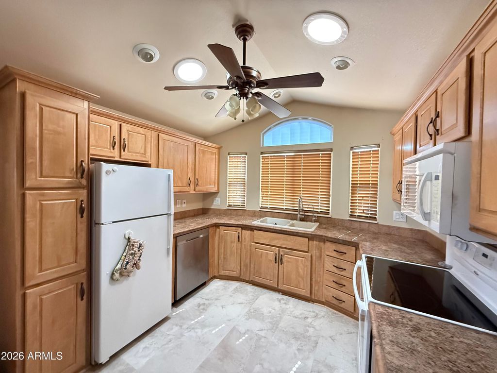 1410 S HAVASUPAI Drive 410, Apache Junction, AZ 85119 — photo 4