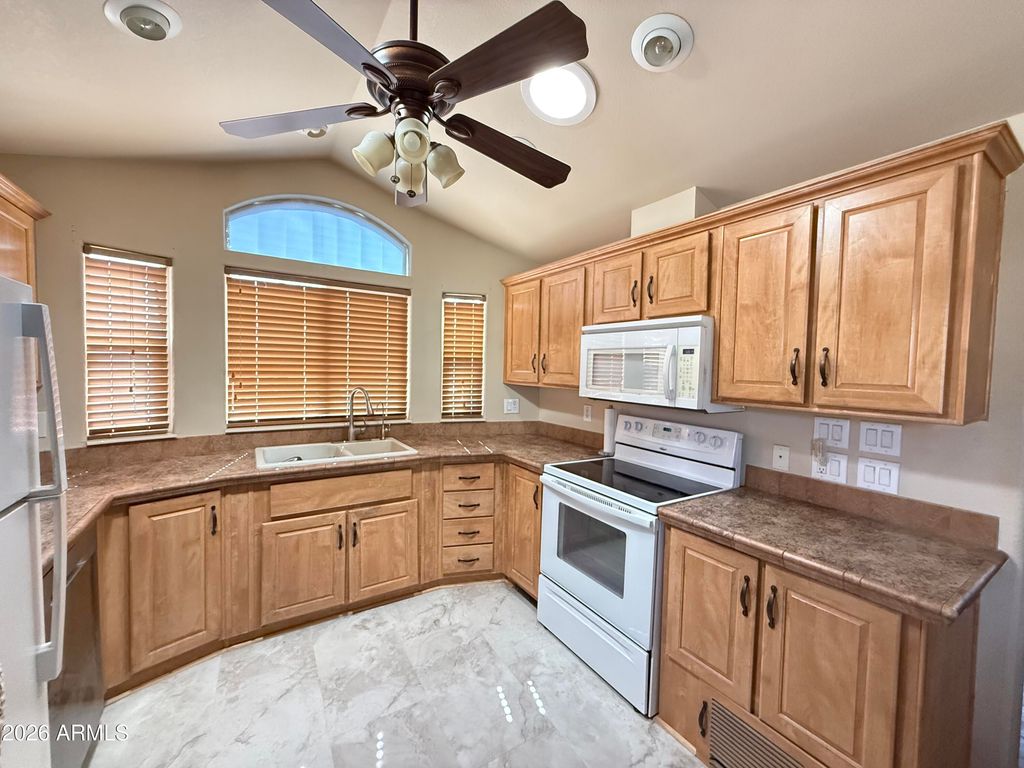1410 S HAVASUPAI Drive 410, Apache Junction, AZ 85119 — photo 5