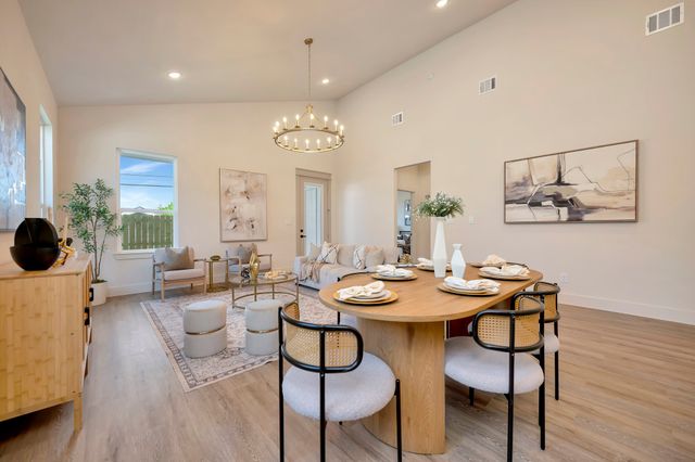 929 E Magnolia Avenue, Fort Worth, TX 76104