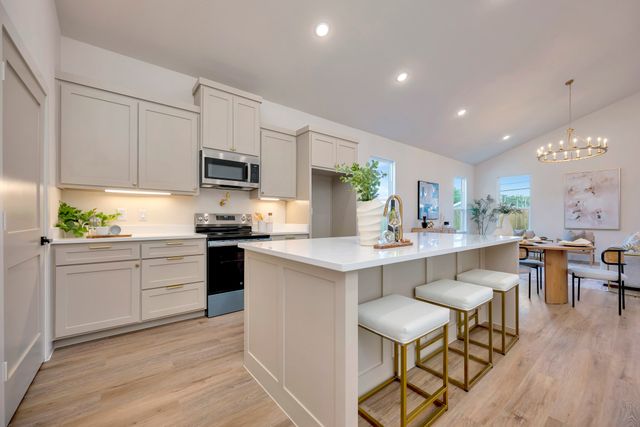 929 E Magnolia Avenue, Fort Worth, TX 76104