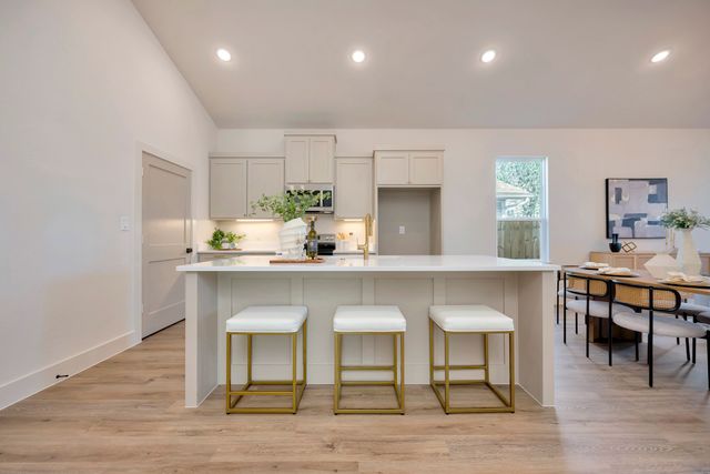 929 E Magnolia Avenue, Fort Worth, TX 76104