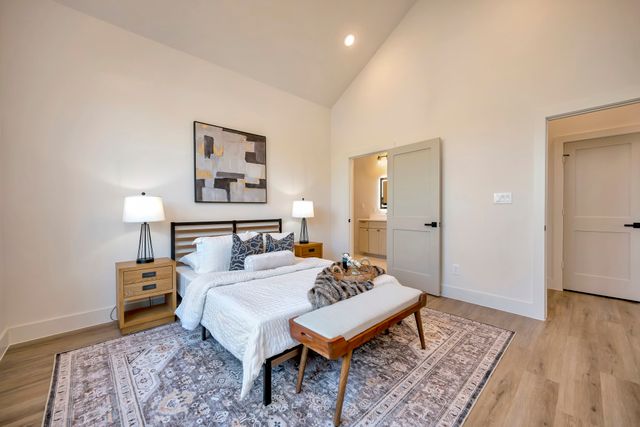 929 E Magnolia Avenue, Fort Worth, TX 76104