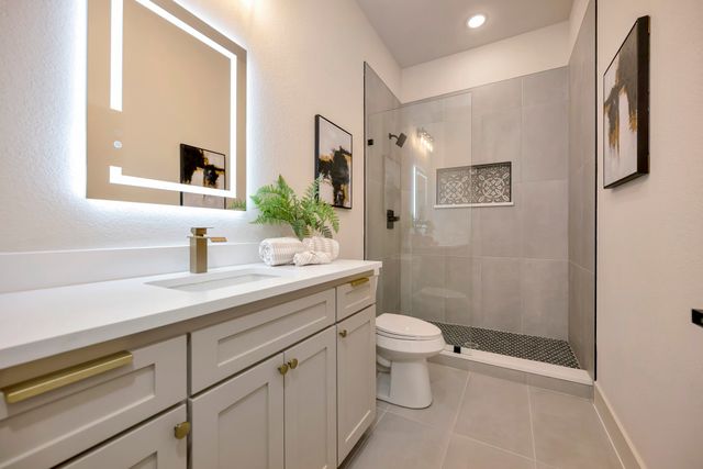 929 E Magnolia Avenue, Fort Worth, TX 76104