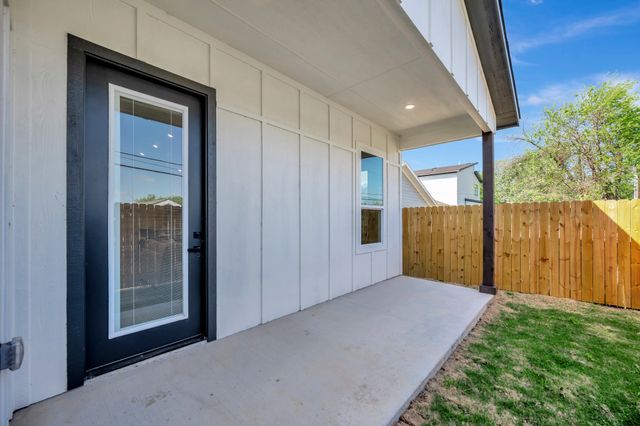 929 E Magnolia Avenue, Fort Worth, TX 76104