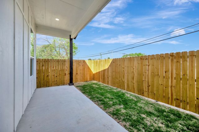 929 E Magnolia Avenue, Fort Worth, TX 76104
