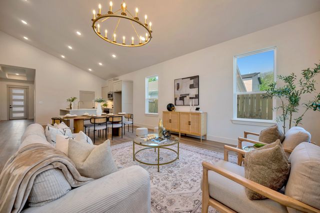 929 E Magnolia Avenue, Fort Worth, TX 76104