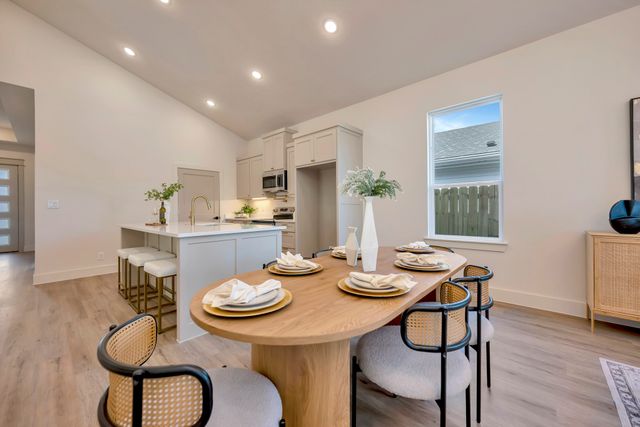 929 E Magnolia Avenue, Fort Worth, TX 76104