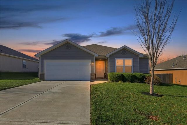 21826 Franklin Street, Spring Hill, KS 66083