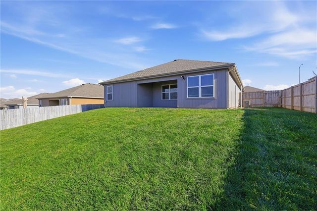 21826 Franklin Street, Spring Hill, KS 66083
