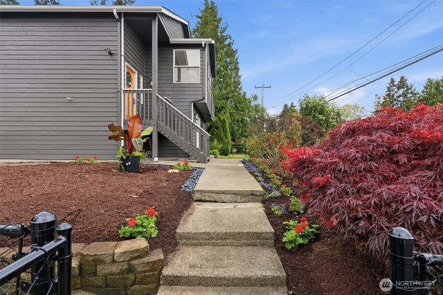 8803 15th Avenue NE, Seattle, WA 98115