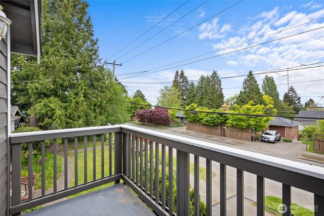 8803 15th Avenue NE, Seattle, WA 98115
