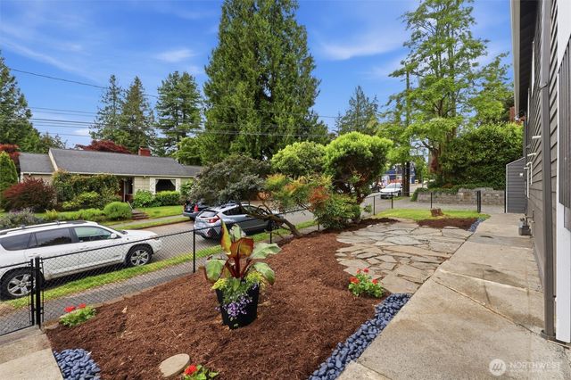 8803 15th Avenue NE, Seattle, WA 98115