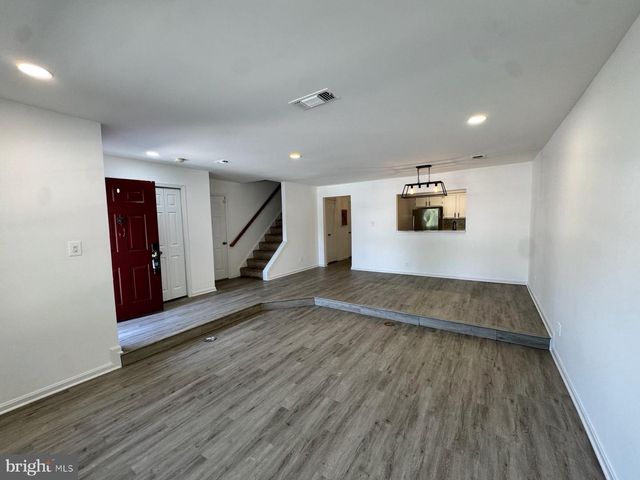 12552 KEMPSTON LN, Woodbridge, VA 22192