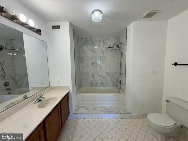 12552 KEMPSTON LN, Woodbridge, VA 22192