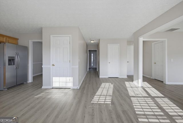 3246 Shady Valley Lane, Loganville, GA 30052