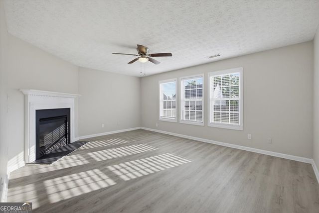 3246 Shady Valley Lane, Loganville, GA 30052