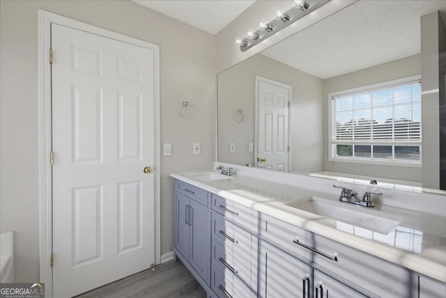 3246 Shady Valley Lane, Loganville, GA 30052