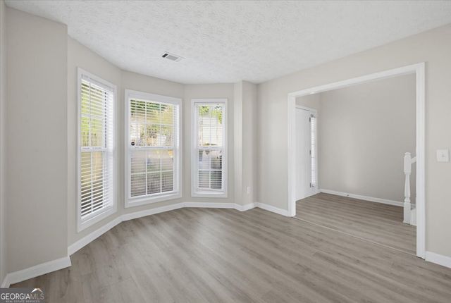 3246 Shady Valley Lane, Loganville, GA 30052