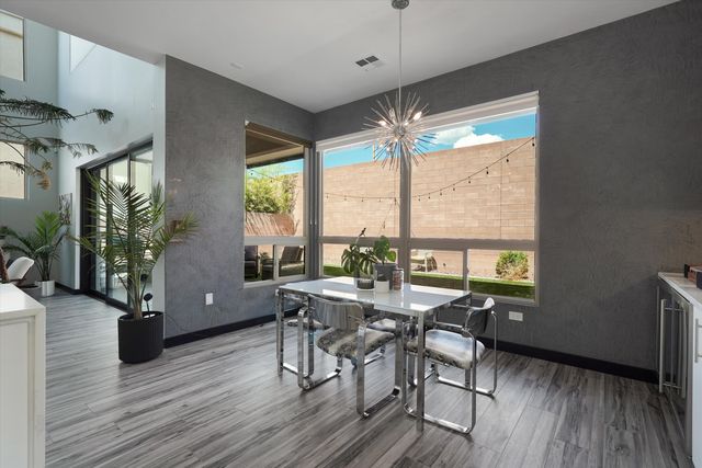 8832 Silver Oak Lane NE, Albuquerque, NM 87113