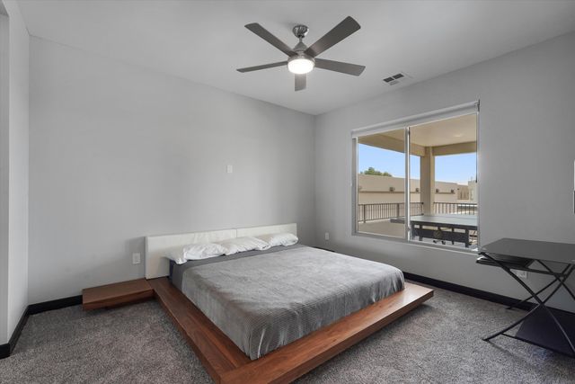 8832 Silver Oak Lane NE, Albuquerque, NM 87113