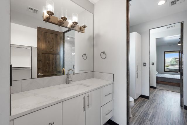 8832 Silver Oak Lane NE, Albuquerque, NM 87113